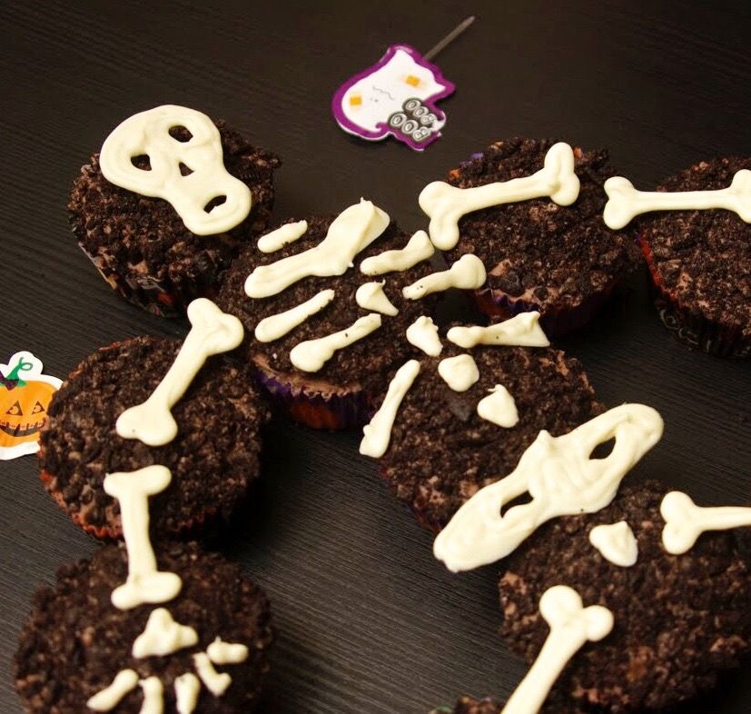 Skeleton Pull-Apart Cupcakes